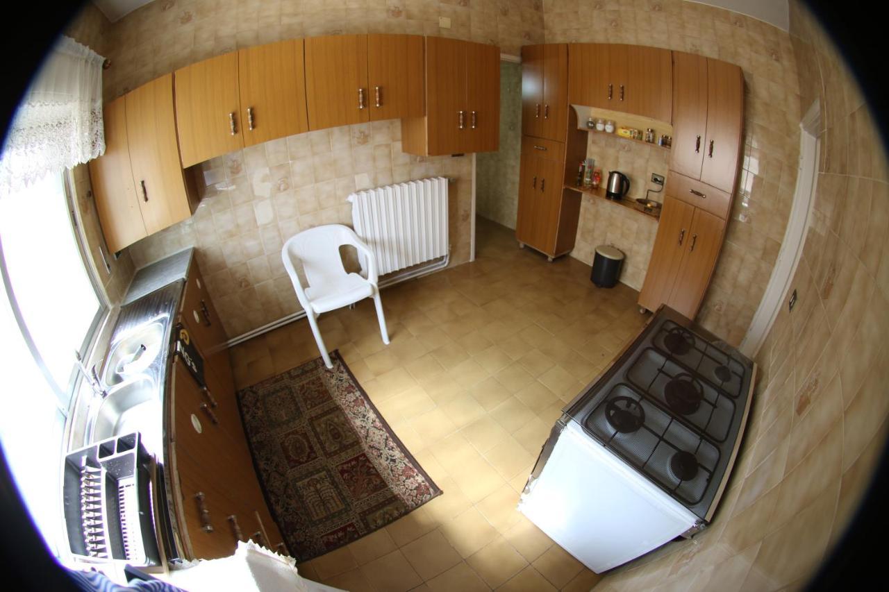 Alice & Andrew Apt. Few Steps To Madaba Old City Center Bagian luar foto